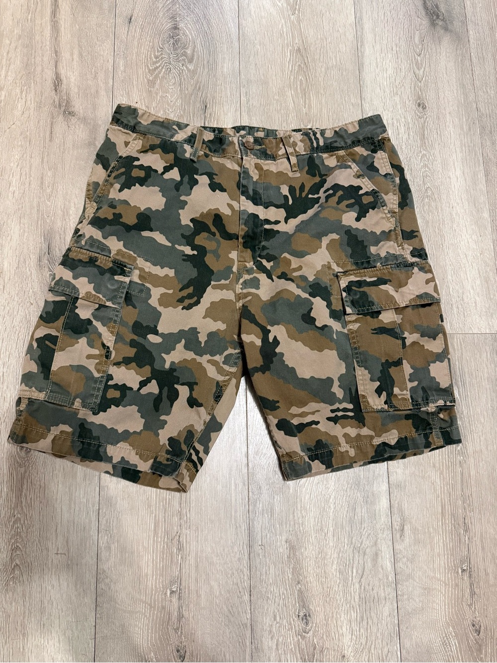 Levi's Men’s Camo Cargo Shorts in Green and Brown